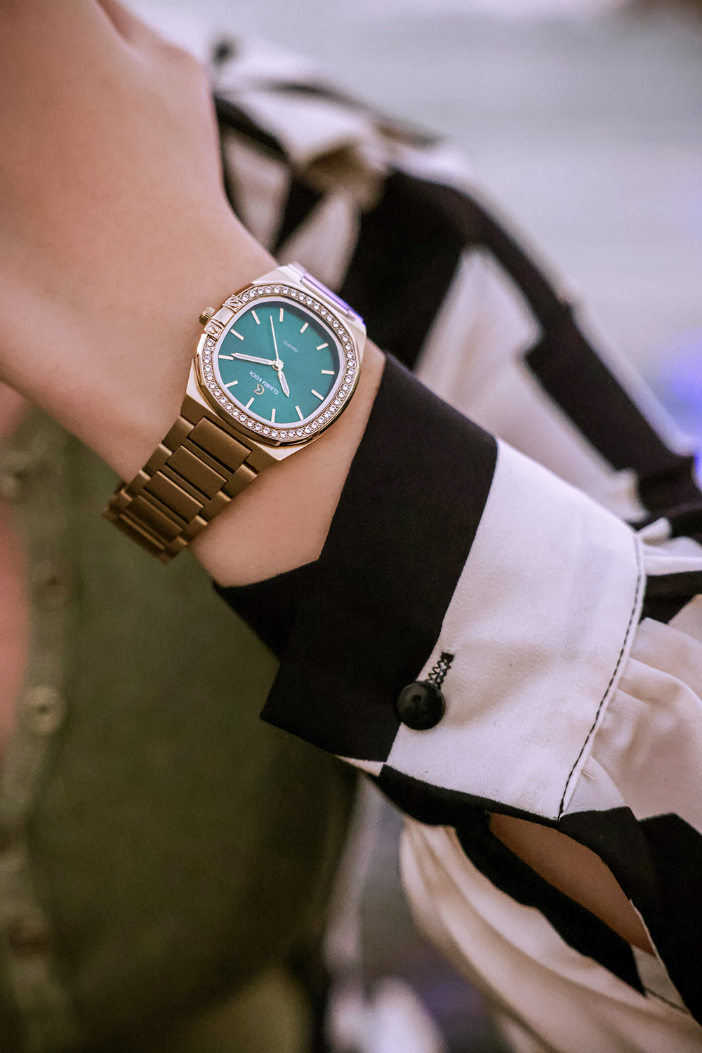 Luxury Women’s Watch with Curved Square Dial & Stone Accents Goldgreen